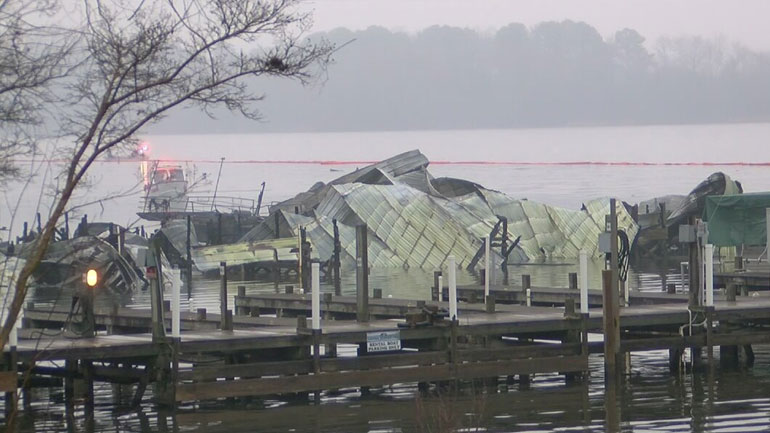 ΗΠΑ: Τουλάχιστον οκτώ νεκροί από πυρκαγιά σε σκάφη στον ποταμό Τενεσί