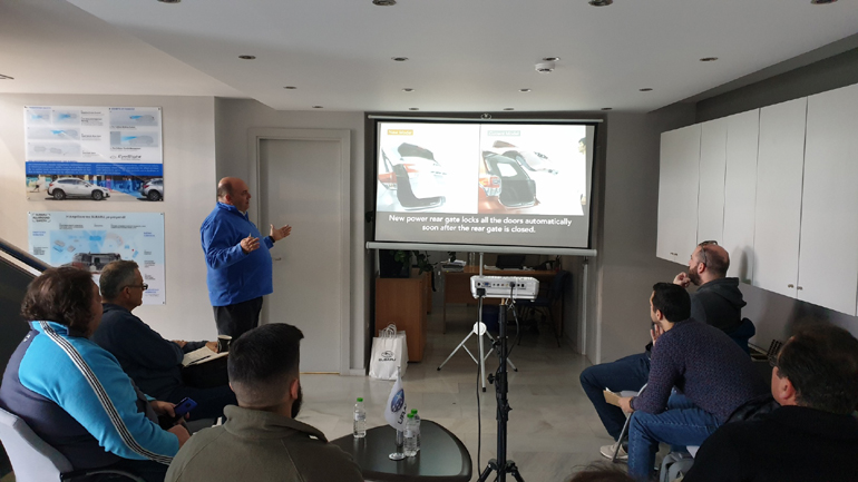 Παρουσίαση των μοντέλων στα γραφεία της εταιρείας στη λεωφόρο Κηφισίας