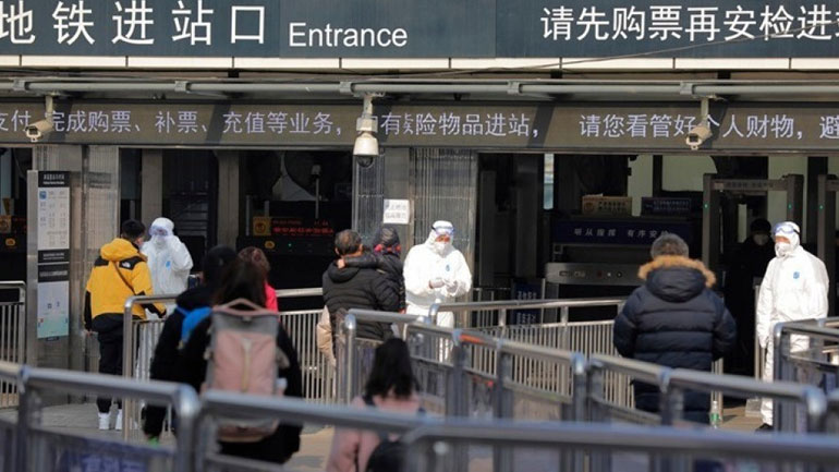 H Κίνα διαθέτει σχεδόν 8 δισ. ευρώ για τον περιορισμό της εξάπλωσης του ιού – Στους 81 οι νεκροί