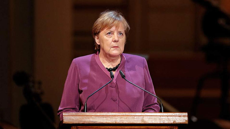 Μέρκελ: Να εναντιώνονται οι πολίτες σε κάθε μορφή αντισημιτισμού και ρατσισμού