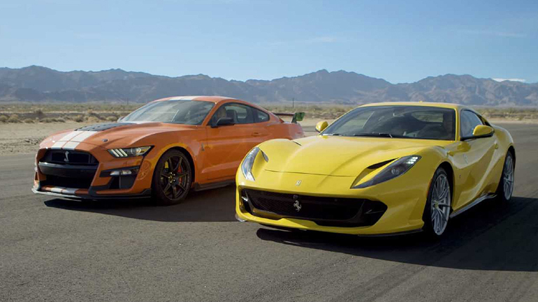 Ferrari 812 Superfast εναντίον Ford Mustang Shelby GT500 Ferrari 812 Superfast εναντίον Ford Mustang Shelby GT500