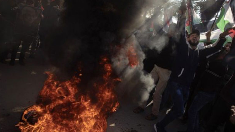 Τουλάχιστον 13 Παλαιστίνιοι τραυματίστηκαν σε συγκρούσεις στη Δυτική Όχθη