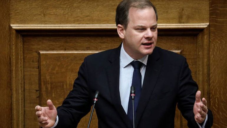 Σκληρή απάντηση Καραμανλή σε Τσίπρα για την Πατρών – Πύργου