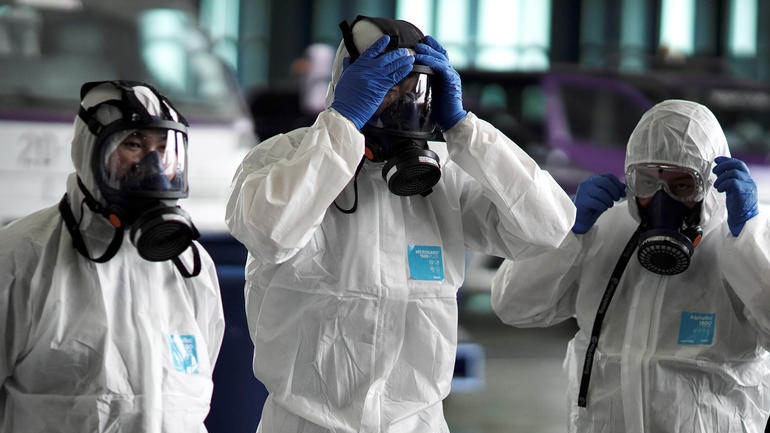 Μάσκες με αναπνευστήρα για τον κοροναϊό προτείνει Κινέζος ερευνητής-Σε έλλειψη οι χειρουργικές