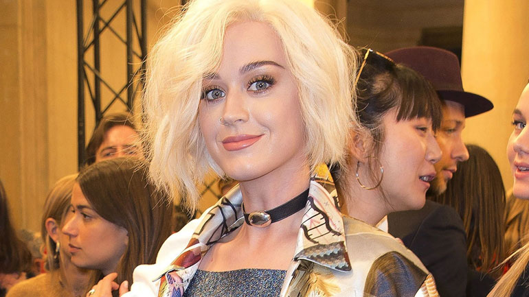 Εκθαμβωτική η Katy Perry στον γάμο Zhukova-Νιάρχου με δημιουργία Celia Kritharioti