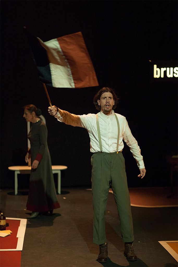 O Γιώργος Παππάς ως νεαρός Καρλ Μαρξ