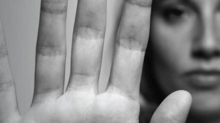 Κρήτη: Στο εδώλιο ο σύντροφος 25χρονης που φέρεται να την κρατούσε με τη βία και να την εκδίδει