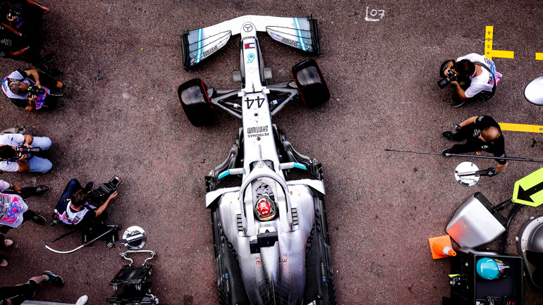 O κινητήρας της νέας Mercedes W11 πήρε μπροστά O κινητήρας της νέας Mercedes W11 πήρε μπροστά