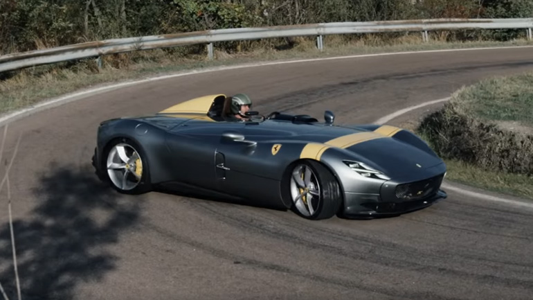 Ο Rosberg ντριφτάρει με τη Ferrari Monza SP1 Ο Rosberg ντριφτάρει με τη Ferrari Monza SP1