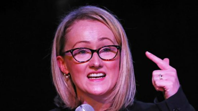 Βρετανία: Η Ρεμπέκα Λονγκ Μπέιλι η τρίτη υποψήφια στην κούρσα διαδοχής του Κόρμπιν