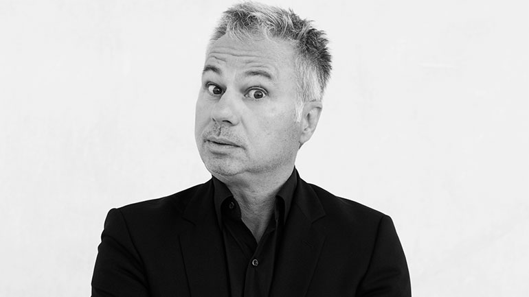 «Επιστροφή στην Κανονικότητα» με τον Χριστόφορο  Ζαραλίκο στο Γυάλινο Μουσικό Θέατρο