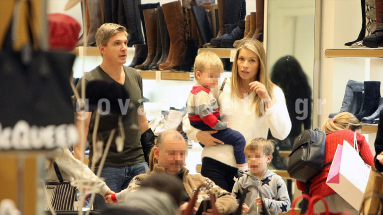 Μαριέττα Χρουσαλά-Λέων Πατίτσας: Για ψώνια με τα παιδιά τους στα βόρεια προάστια Μαριέττα Χρουσαλά-Λέων Πατίτσας: Για ψώνια με τα παιδιά τους στα βόρεια προάστια