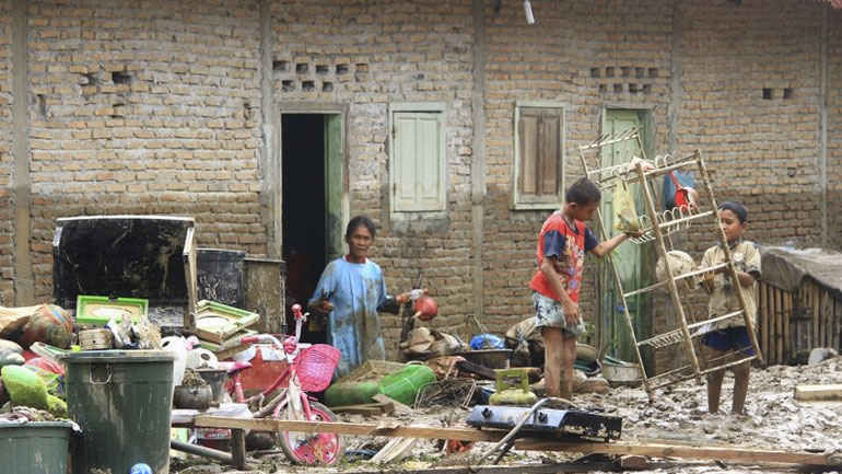 Ινδονησία: Εννέα νεκροί από πλημμύρες και κατολισθήσεις στη Σουμάτρα