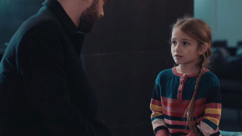 8 Λέξεις: Ο Έκτορας κάνει την επαφή με το κύκλωμα των δολοφόνων