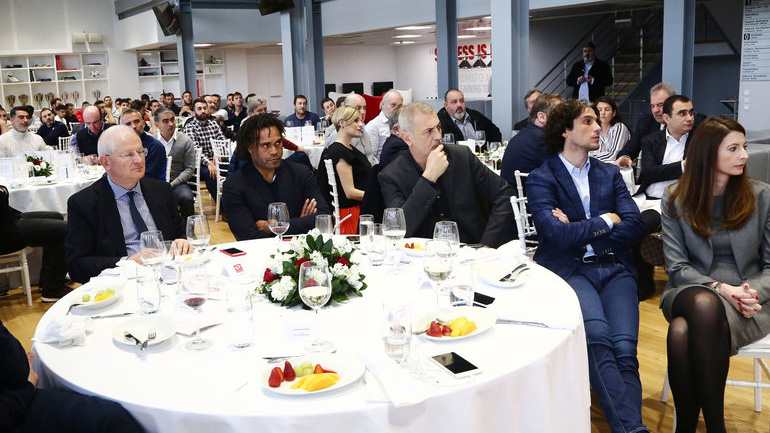 Έκοψε την Πρωτοχρονιάτικη πίτα η ΠΑΕ Ολυμπιακός