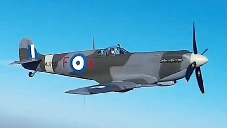 Το θρυλικό Spitfire της Πολεμικής Αεροπορίας απογειώθηκε μετά από 67 χρόνια