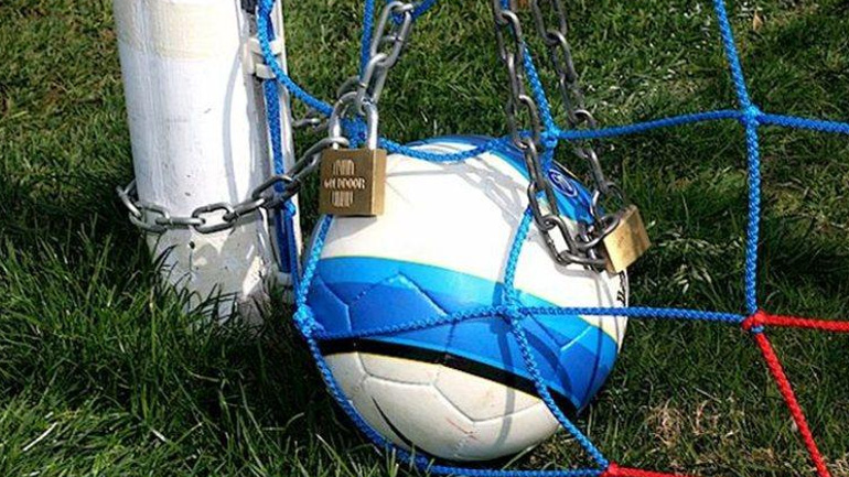 Θάτσερ στο ποδόσφαιρο ο Μητσοτάκης, πιθανή η διακοπή!