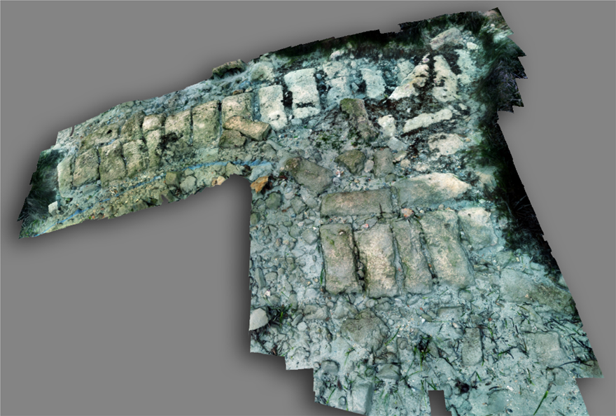 Άποψη τρισδιάστατης απεικόνισης τμήματος του τείχους του αρχαίου Ολούντος βυθισμένου σήμερα στον όρμο του Πόρου