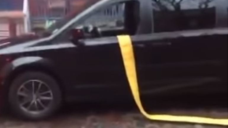 Πάρκαρε μπροστά από πυροσβεστικό κρουνό…