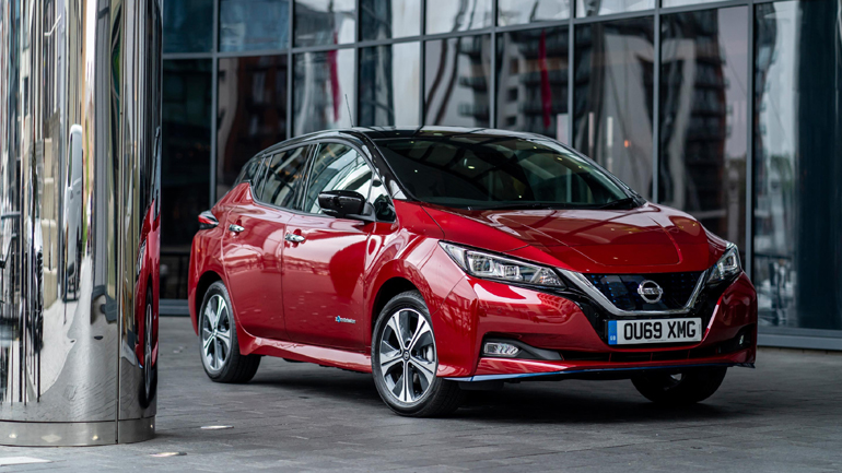 Οι οδηγοί Uber στο Λονδίνο θα κινούνται με Nissan Leaf