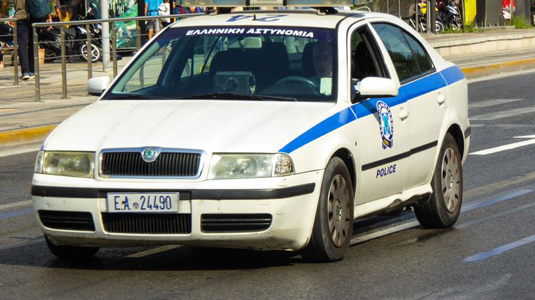 Έξι συλλήψεις και τέσσερις προσαγωγές σε αστυνομική επιχείρηση εκκένωσης κτηρίου στην οδό Λιοσίων