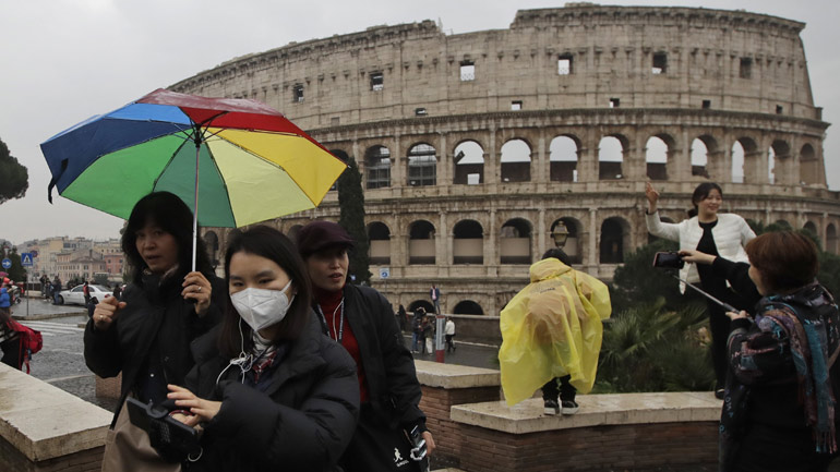 Η Ιταλία διακόπτει την έκδοση βίζας σε Kινέζους πολίτες