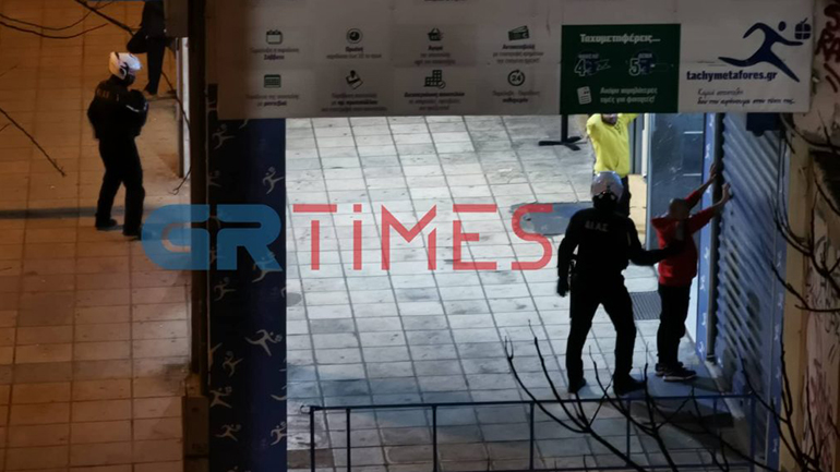 Νέα συμπλοκή αλλοδαπών στη Θεσσαλονίκη με προσαγωγές Νέα συμπλοκή αλλοδαπών στη Θεσσαλονίκη με προσαγωγές