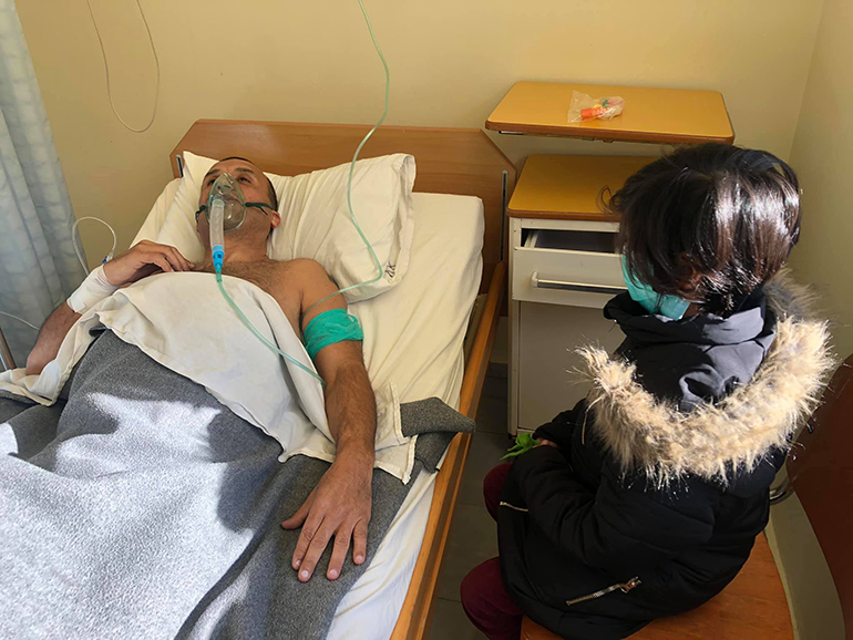 Ευχόμαστε περαστικά στον Άκη Τεμπερίδη που μπήκε στο νοσοκομείο της Χίου για ένα χειρουργείο ρουτίνας. Να θυμίσουμε πως ο Άκης συνεχίζει να γυρίζει τον κόσμο με την οικογένειά του. Μπορείτε να τον ακολουθείτε μέσω του «The World Off Road».