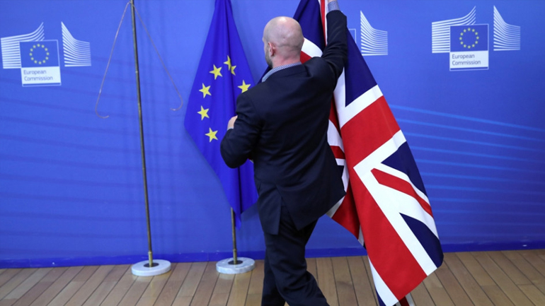 Έτοιμοι για σκληρό μπρα ντε φερ σε Ηνωμένο Βασίλειο και ΕΕ για το Brexit