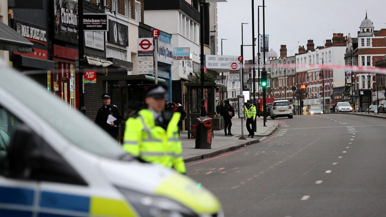 Βρετανία: Έρευνα σε δύο κατοικίες μετά την επίθεση με μαχαίρι στο Λονδίνο