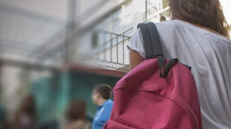 Μαθήτρια λιποθύμησε στη μέση του δρόμου από την πείνα στον Πύργο Ηλείας