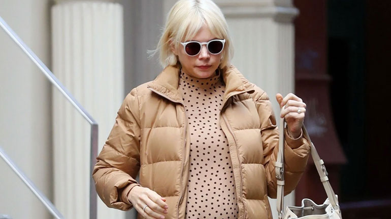 Το maternity look της Michelle Williams που θα θέλετε να αντιγράψετε