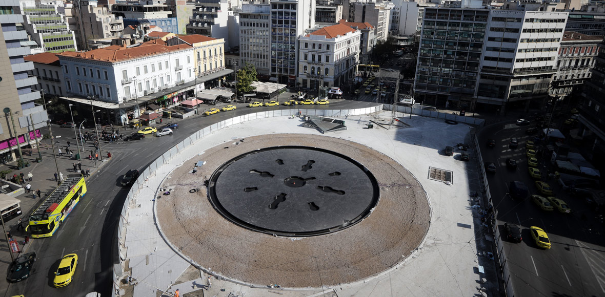 Το σιντριβάνι της νέας πλατείας