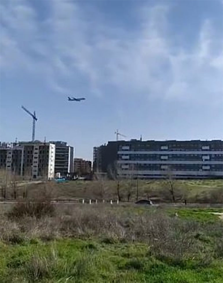 Το αεροσκάφος έκανε κύκλους πριν την προσγείωση