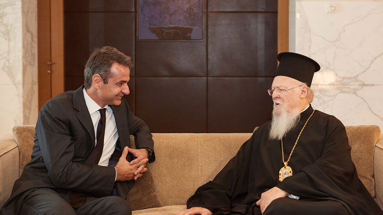 O ‘Ελληνας πρωθυπουργός συναντήθηκε με τον Οικουμενικό Πατριάρχη Βαρθολομαίο στο Άμπου Ντάμπι