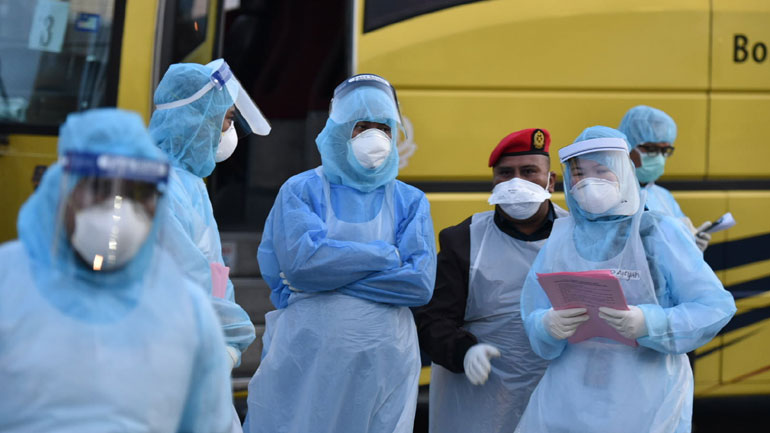 Η Βρετανία δίνει οδηγίες στους πολίτες της να εγκαταλείψουν την Κίνα λόγω νέου κορωνοϊού