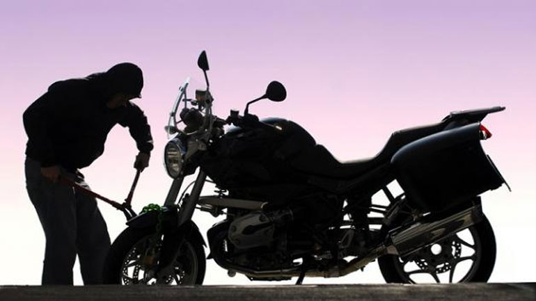 Ηράκλειο: Για κλοπή μοτοσικλετών κατηγορούνται ένας 18χρονος και ένας ανήλικος