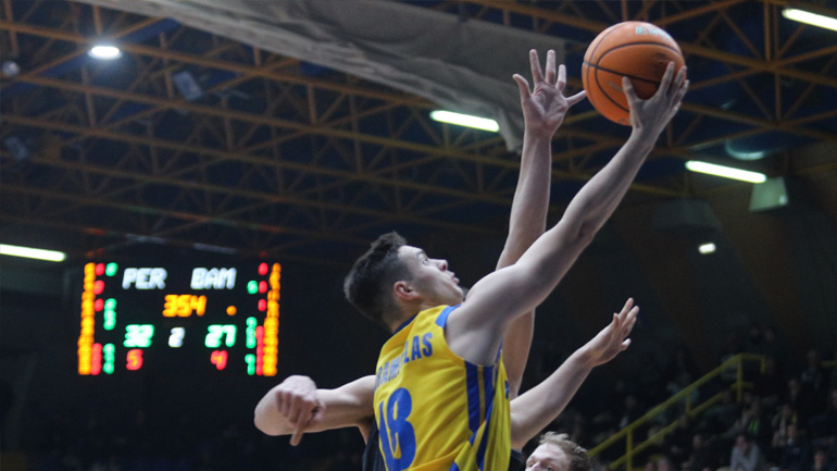 Λύγισε κόντρα στη Νίμπουργκ το Περιστέρι