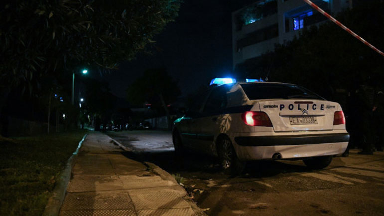 Πυροβολισμοί στη Γλυφάδα κατά τη διάρκεια ληστείας σε μίνι μάρκετ