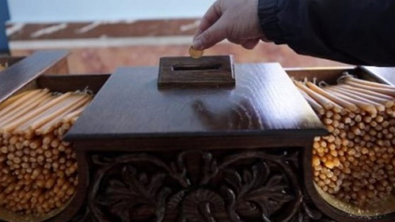 Παπάς «παγίδευσε» με κρυφές κάμερες το παγκάρι Εκκλησίας στην Πάργα