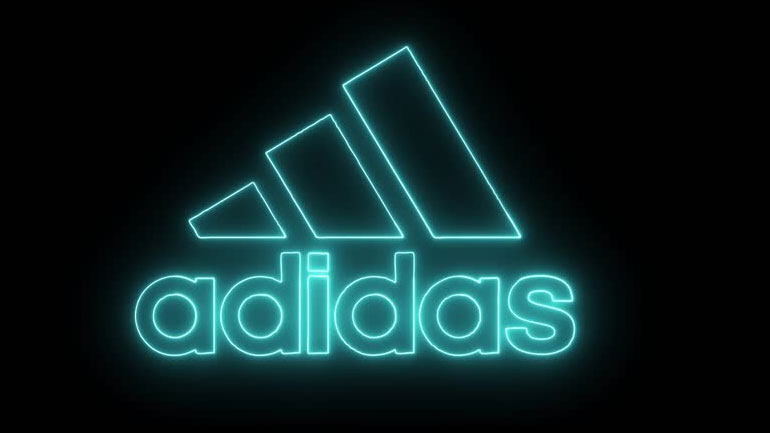 Η Adidas κλείνει «σημαντικό» αριθμό καταστημάτων της στην Κίνα