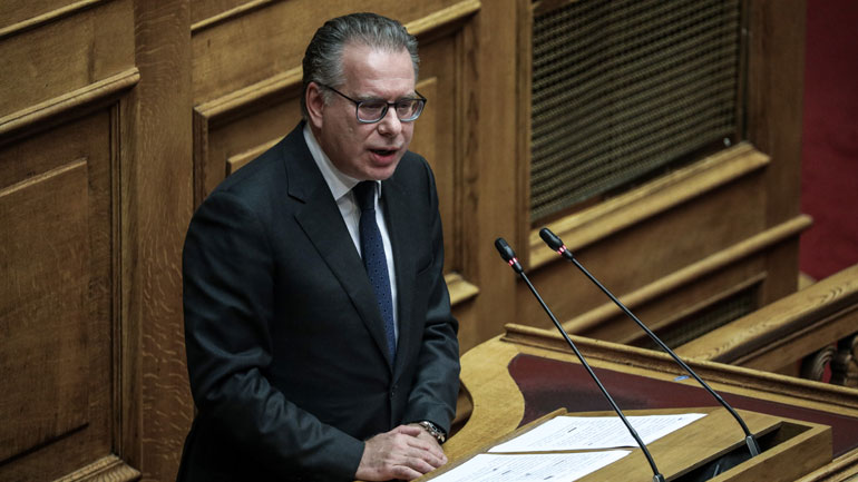 Κουμουτσάκος: «Δίκτυο συμφερόντων σε ΜΚΟ που λειτουργούσαν ως βδέλλες»