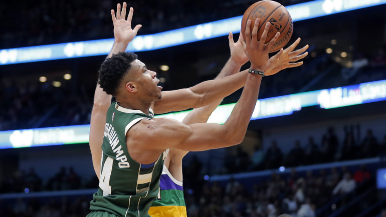 Γράφουν ιστορία Μπακς και Αντετοκούνμπο