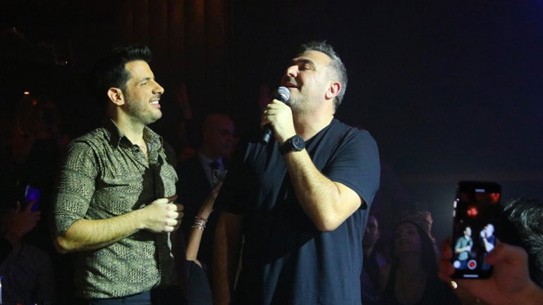 O Αντώνης Ρέμος διασκέδασε με τις επιτυχίες του Θοδωρή Φέρρη