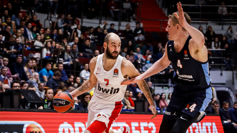 Ολυμπιακός: Φόβοι για σοβαρό τραυματισμό του Σπανούλη, εξετάζεται η περίπτωση ΜακΚίσικ