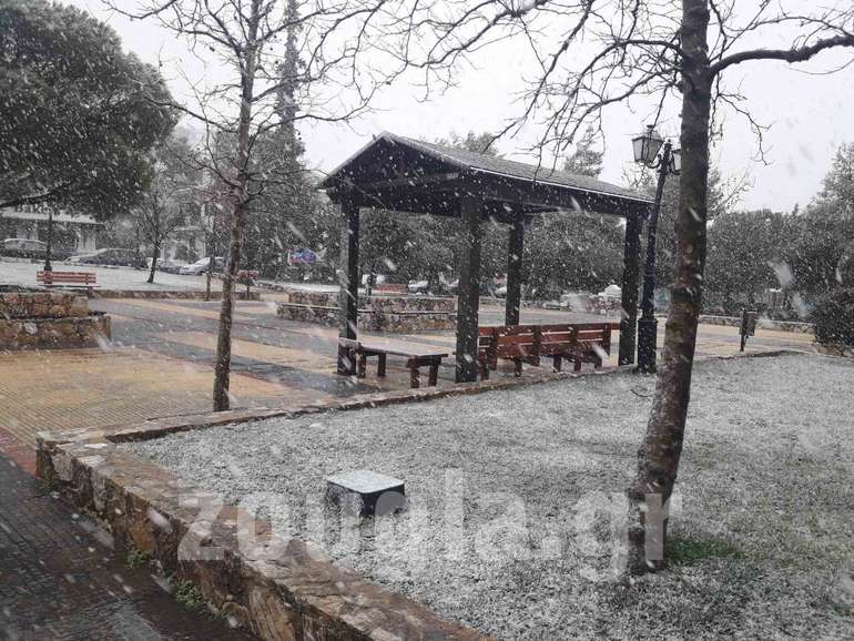 Εικόνα από την πλατεία Νέας Πεντέλης