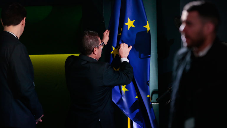 Σερβία: Τη συμμετοχή της αντιπολίτευσης στις βουλευτικές εκλογές ζήτησε η Ε.Ε.