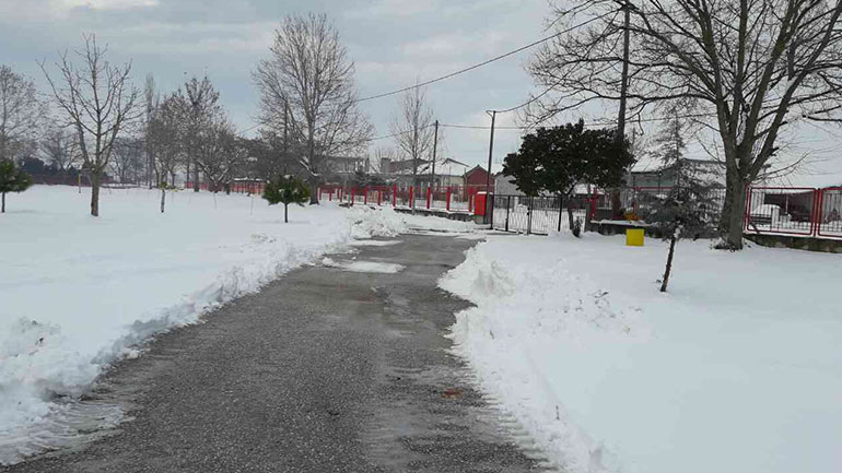Κλειστά τα σχολεία στο Οροπέδιο Λασιθίου λόγω χιονόπτωσης Κλειστά τα σχολεία στο Οροπέδιο Λασιθίου λόγω χιονόπτωσης
