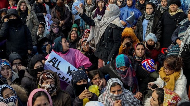 Η Ύπατη Αρμοστεία καλεί για άμεση μεταφορά των αιτούντων άσυλο από τα νησιά στην ενδοχώρα