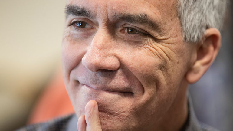 ΗΠΑ: Ο Τζο Γουόλς αποσύρεται από την κούρσα για το χρίσμα των Ρεπουμπλικάνων